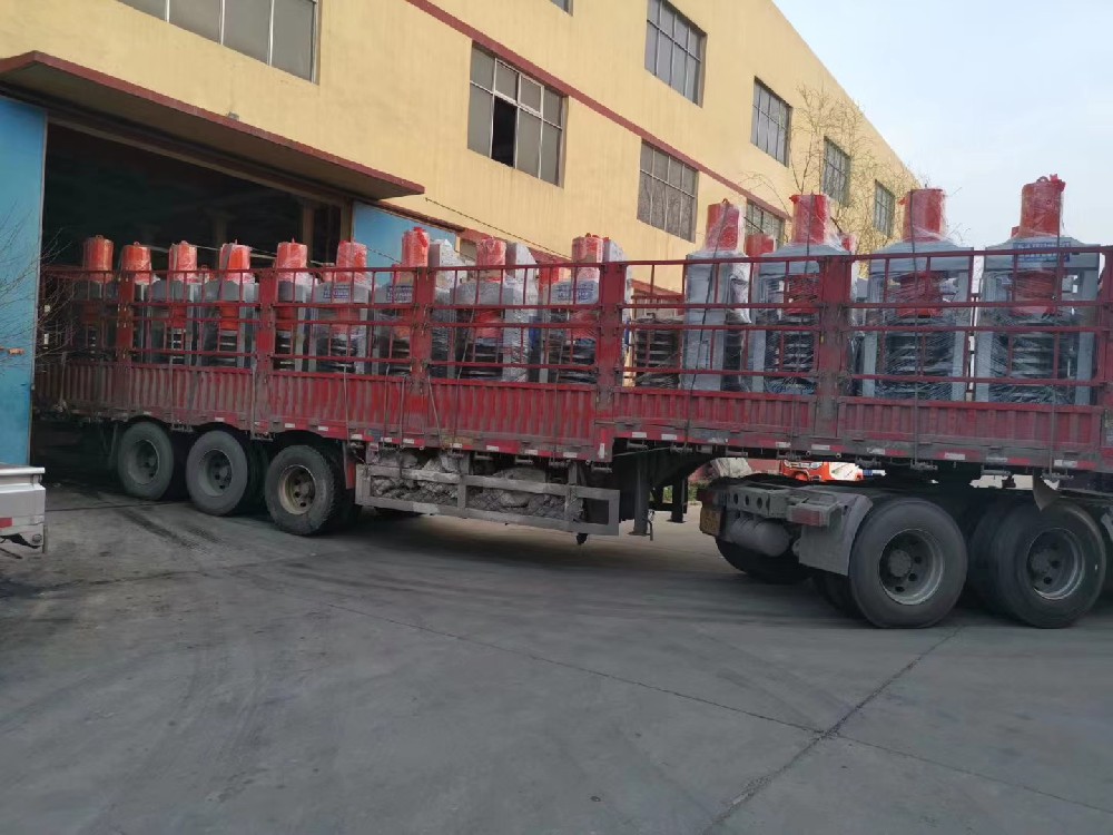 四川眉山客户订购的40台液压榨油机325型发货